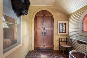 308 Cottonwood St, Fredericksburg, TX 78624 - Photo 3