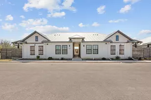 930 S Eagle St, Fredericksburg, TX 78624 - Photo 1