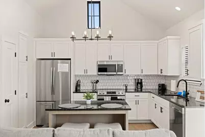 930 S Eagle St #101, Fredericksburg, TX 78624 - Photo 3