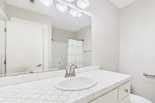 108 S Olive St, Fredericksburg, TX 78624 - Photo 11