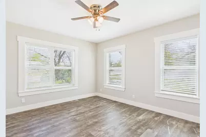 108 S Olive St, Fredericksburg, TX 78624 - Photo 5