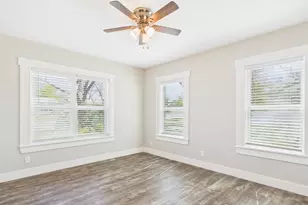 108 S Olive St, Fredericksburg, TX 78624 - Photo 5