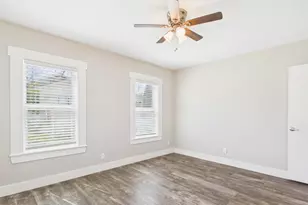 108 S Olive St, Fredericksburg, TX 78624 - Photo 7