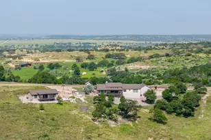 220 N Spies Ridge Dr, Fredericksburg, TX 78624 - Photo 9