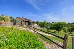 220 N Spies Ridge Dr, Fredericksburg, TX 78624 - Photo 15