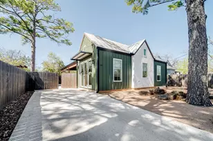 320 W Morse St, Fredericksburg, TX 78624 - Photo 31