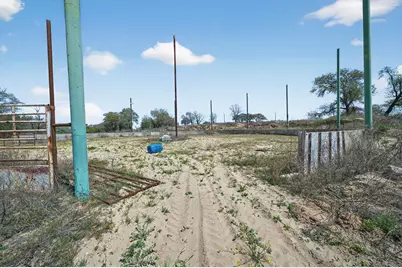 21633 S Jett Rd, San Antonio, TX 78264 - Photo 9