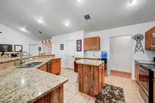 318 S Polly Peak Dr, Bandera, TX 78003 - Photo 9