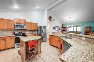 318 S Polly Peak Dr, Bandera, TX 78003 - Photo 3