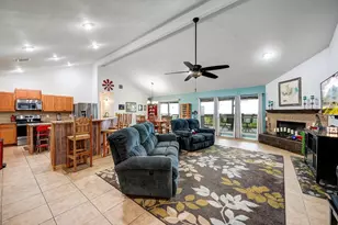 318 S Polly Peak Dr, Bandera, TX 78003 - Photo 3