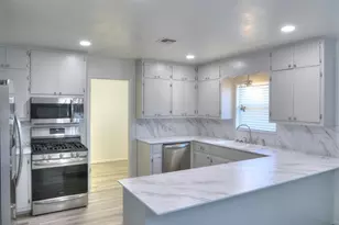 211 Forest Trail Dr, Fredericksburg, TX 78624 - Photo 3