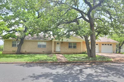 211 Forest Trail Dr, Fredericksburg, TX 78624 - Photo 1