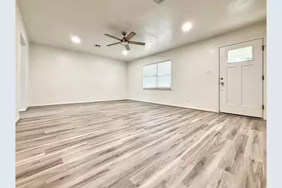 211 Forest Trail Dr, Fredericksburg, TX 78624 - Photo 5