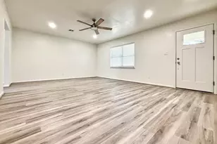 211 Forest Trail Dr, Fredericksburg, TX 78624 - Photo 5