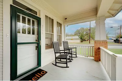 202 S Cherry St, Fredericksburg, TX 78624 - Photo 3