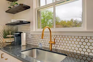 202 S Cherry St, Fredericksburg, TX 78624 - Photo 11