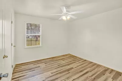 512 S Mesquite St, Fredericksburg, TX 78624 - Photo 13