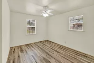 512 S Mesquite St, Fredericksburg, TX 78624 - Photo 15