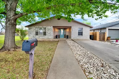 512 S Mesquite St, Fredericksburg, TX 78624 - Photo 1
