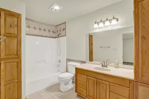 512 S Mesquite St, Fredericksburg, TX 78624 - Photo 17