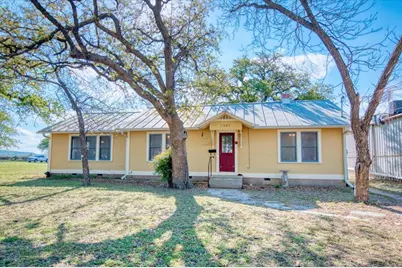 1007 N Llano St, Fredericksburg, TX 78624 - Photo 5