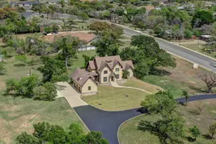 1104 Lois St, Kerrville, TX 78028 - Photo 1