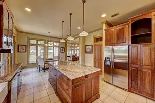 1104 Lois St, Kerrville, TX 78028 - Photo 27