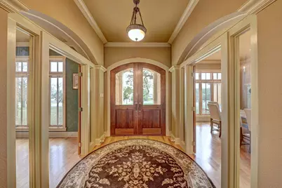 1104 Lois St, Kerrville, TX 78028 - Photo 7