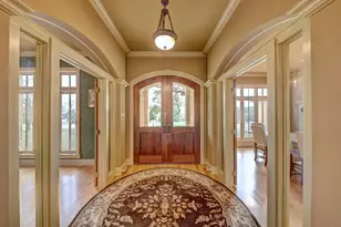 1104 Lois St, Kerrville, TX 78028 - Photo 7