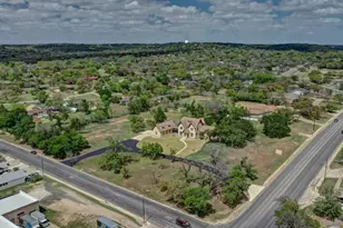 1104 Lois St, Kerrville, TX 78028 - Photo 69