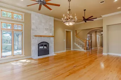 1104 Lois St, Kerrville, TX 78028 - Photo 23