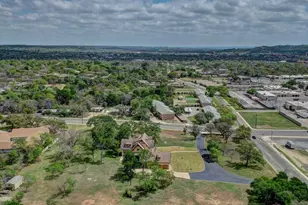 1104-B Lois St, Kerrville, TX 78028 - Photo 77