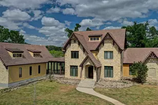 1104 Lois St, Kerrville, TX 78028 - Photo 1