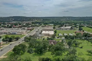 1104-B Lois St, Kerrville, TX 78028 - Photo 75
