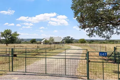 647 Funf Kinder Rd, Fredericksburg, TX 78624 - Photo 3