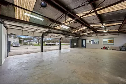 2610 Memorial Blvd, Kerrville, TX 78028 - Photo 17