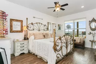 1025 Roanoke Ln, Kerrville, TX 78028 - Photo 7