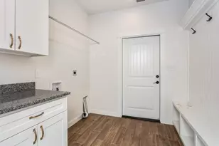 1025 Roanoke Ln, Kerrville, TX 78028 - Photo 13