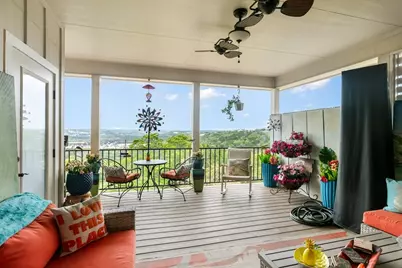 1025 Roanoke Ln, Kerrville, TX 78028 - Photo 1