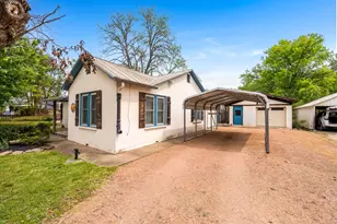 408 W College St, Fredericksburg, TX 78624 - Photo 3