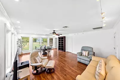 408 W College St, Fredericksburg, TX 78624 - Photo 27