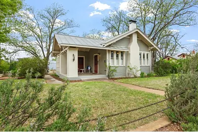 215 E Travis St, Fredericksburg, TX 78624 - Photo 1