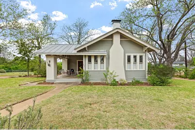 215 E Travis St, Fredericksburg, TX 78624 - Photo 29