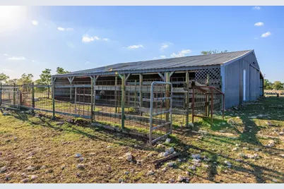 7158 S Hwy 87, Fredericksburg, TX 78624 - Photo 23