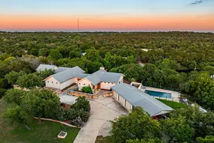 364 Wolf Creek Rd, Fredericksburg, TX 78624 - Photo 5