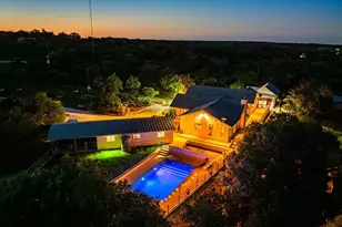 364 Wolf Creek Rd, Fredericksburg, TX 78624 - Photo 3