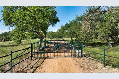 1411 Grape Creek Rd, Fredericksburg, TX 78624 - Photo 23