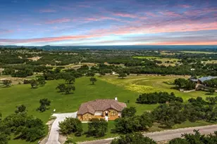 328 E Distant View Dr, Fredericksburg, TX 78624 - Photo 1