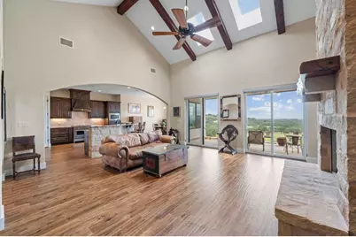 328 E Distant View Dr, Fredericksburg, TX 78624 - Photo 5