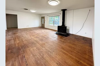 327 W Mulberry St, Fredericksburg, TX 78624 - Photo 5